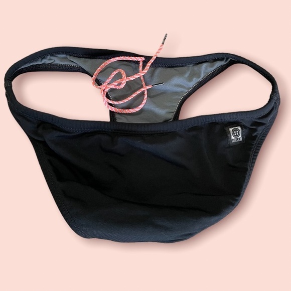 Bottom has pull string to make it tighter. Halter, padded bra with tie in back. - Picture 5 of 6